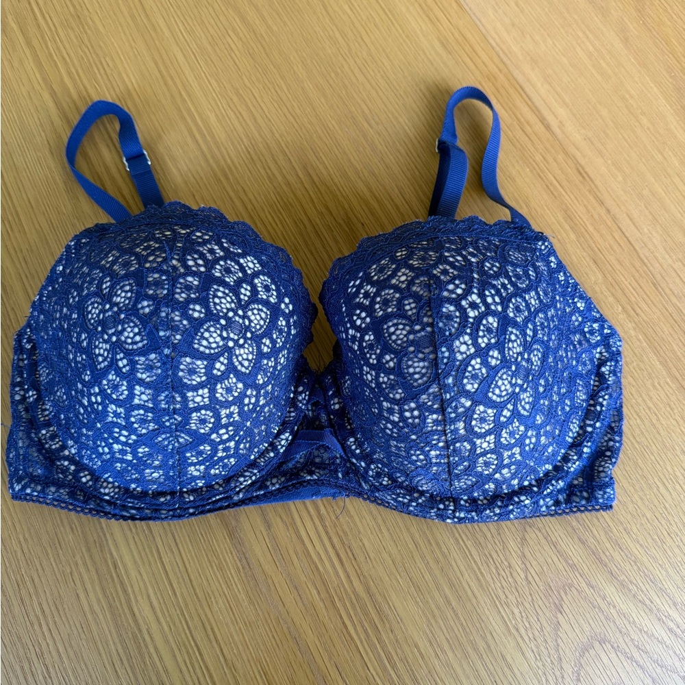 Victoria’s Secret Elegant Navy Blue Floral Lace Bra